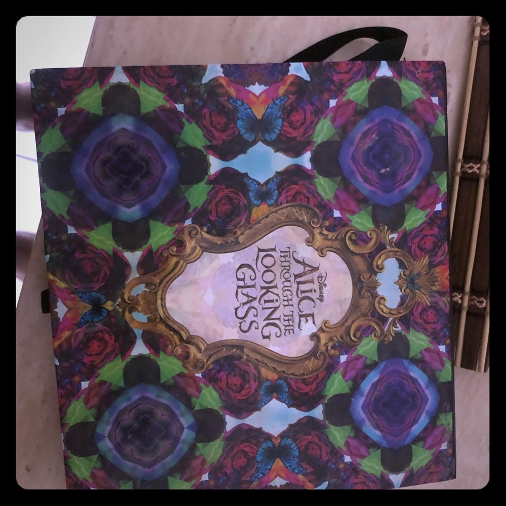 Alice through the looking glass make up palette